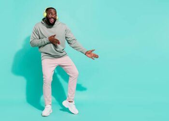 How Men’s Essentials Hoodie Merges Luxury and Comfort in Every Fit