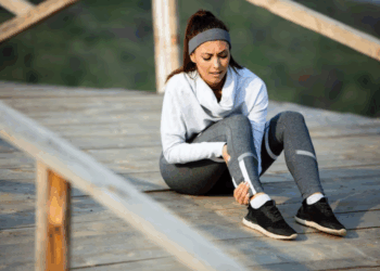 Stop the Suffering: A Step-by-Step Guide to Leg Pain Treatment with an Overland Park Chiropractor