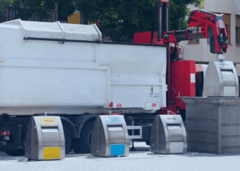 Exploring the Critical Role, Environmental Benefits, and Future of a Professional Garbage Collection Service in Modern Waste Management Systems