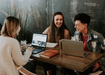 Beyond Admin Tasks: The Strategic Role of eCommerce Virtual Assistants in Brand Building