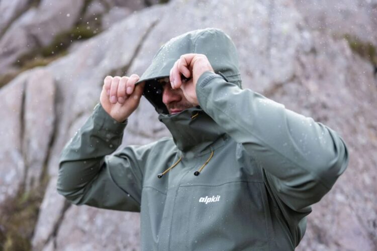 Key Features to Look for When Choosing a Waterproof Jacket