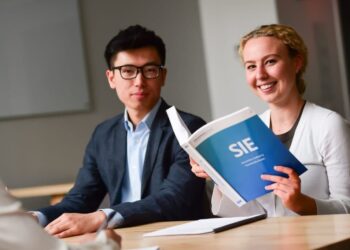 How an SIE Exam Tutor Breaks Down Complex Securities Concepts