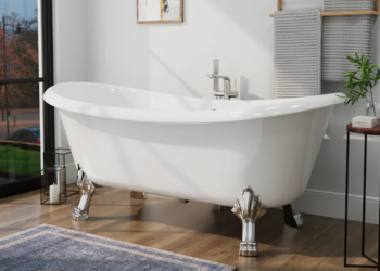Why a Clawfoot Bathtub Still Makes Sense in Modern Homes