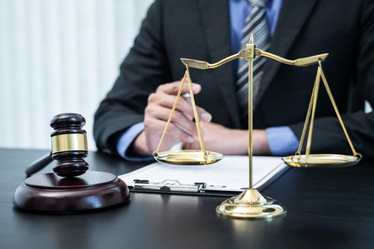Will Hiring a Workers’ Compensation Lawyer Actually Delay Your Claim?