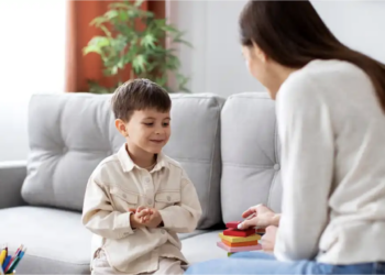Child Psychologist vs Child Psychiatrist: Which Professional is Right for Your Child?