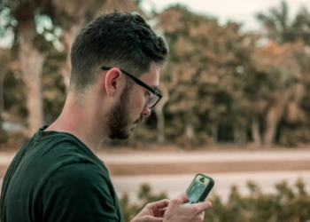 Common eSIM Problems & How to Fix Them: A Traveler’s Guide