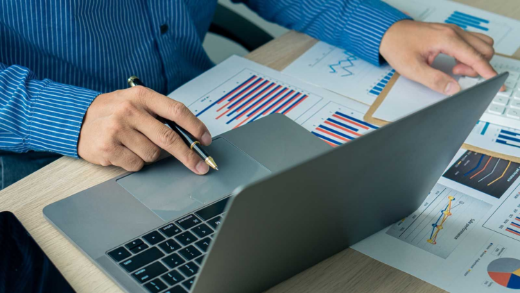 Managing Business Fuel Expenses as a Sole Trader With a Fuel Card