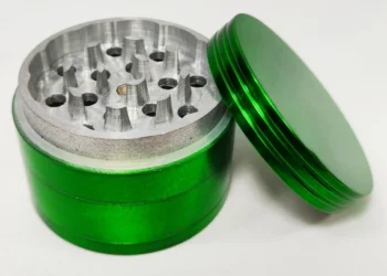 Herb Grinder Guide — Choosing the Best Grinder for Superior Herbal Preparation