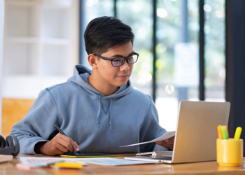 Why Online Maths Tutoring in the UK Is the Most Effective Way to Improve Grades