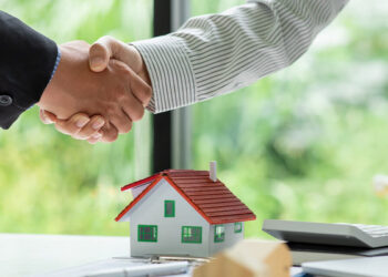 Estate Agents: Key Considerations for Sellers in a Competitive Market 