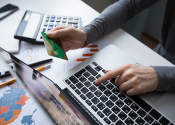 Choosing the Right Transfer Service for International Payments