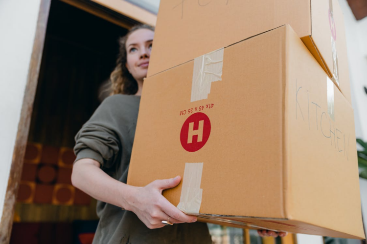 How to Stay Organized Before, During, and After a Move