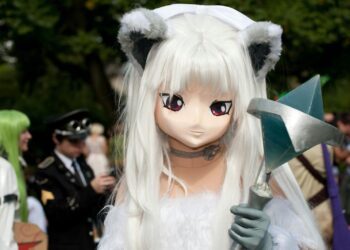 How Game Art Shapes Player Experience in Modern Games?