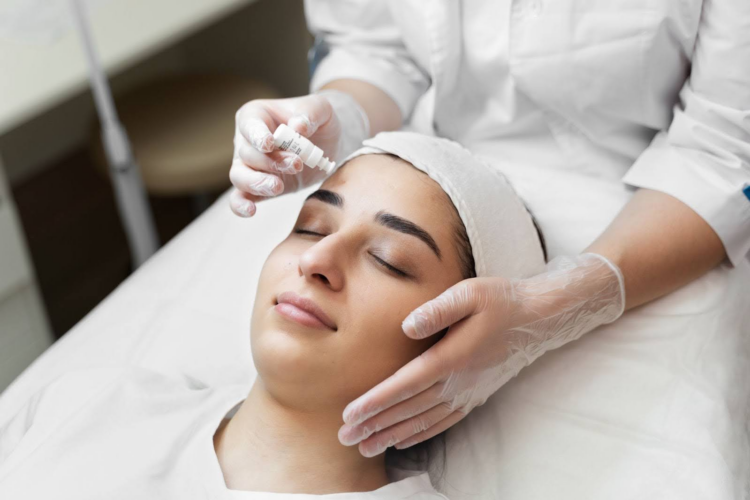 Microneedling for Radiant Skin: At-Home Treatments Instead of Expensive Salons