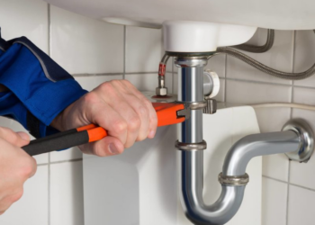 How do Night Only Plumbing Leaks and How Pros Track Them?
