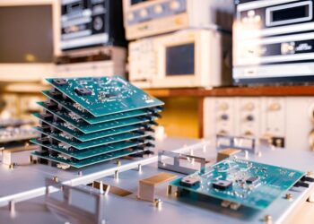 How Choosing the Right Rigid PCB Material Impacts Electronic Performance