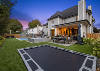 How to Design a Backyard That’s Safe, Functional, and Beautiful for Families