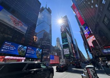 How to Choose the Right Outdoor LED Display for High-Impact Visibility